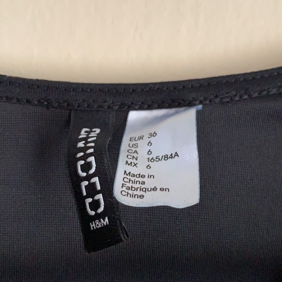 Fabulous velvet black dress (size 6) - Picture 4 of 4